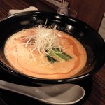 山之手 虎玄 - 独特の風味がある担々麺