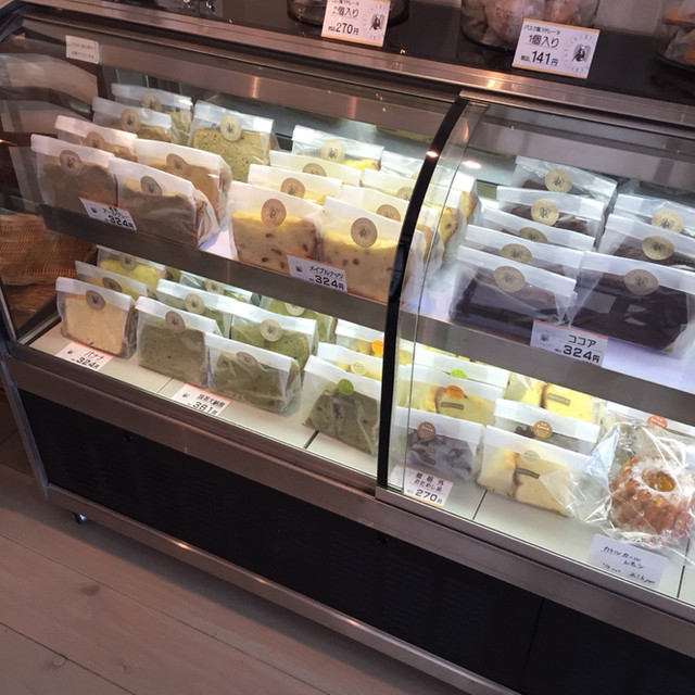 柳屋さんのシフォンケーキ O O By 食いしん坊のんち サリーガーデン 別府大学 カフェ 食べログ