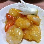 老広東 - コース料理（エビとトマトの炒め物；取り分けました）（２０１５年７月）