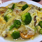 老広東 - コース料理（ホタテ・ブロッコリー・卵の炒め物；４人前）（２０１５年７月）