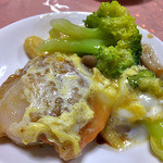 老広東 - コース料理（ホタテ・ブロッコリー・卵の炒め物；取り分けました）（２０１５年７月）