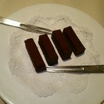 ラシェット・ブランシュ - 小菓子は生チョコレート