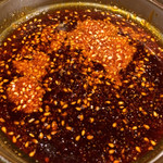 つけ麺本舗 辛部 - つけ汁  30倍のアップ〜