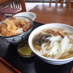 満潮 - うどん400円とカツ丼600円