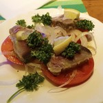 カサ・トリアングロ - 2015.05　カツオのマリネと新玉ねぎ、トマトサラダ　　Sサイズ 600円