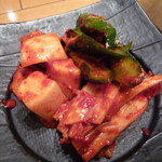 味楽園 - キムチ盛り合わせ