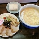 らーめん山頭火 - 特選とろ肉ラーメンとおにぎり〔15/7/8撮影〕