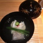 日本料理 幸庵 - 鮎魚女と蓮豆腐のお椀　青柚子と梅肉があしらわれています