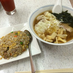 D ワンタン麺+半チャーハン