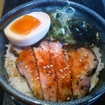 麺屋 甚八 野里店 - レアポーク丼