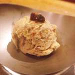 アカリ - ラムレーズンとクルミのアイス