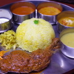 タリカロ - 夜のタリカロ・カリープレート