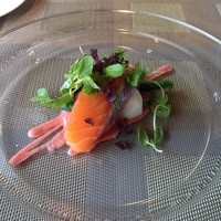 Cucina Italiana 東洞 - サーモンマリネと雲仙トマトのアグロドルチェ　イチゴのドレッシング