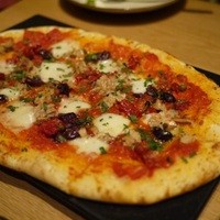 オービカ モッツァレラバー 横浜店 - トンノ( ´,,_ゝ｀) とかいうオッサンのあだ名みたいな美味ピザ！