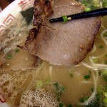 らーめんさかい - 怪しげなチャーシューだったが少し甘い味付けだったが問題なし