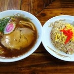 半チャンラーメンセット 830円(8%込)