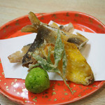 寿し鐵 おおしお - 揚物
      
      鮎けんちん揚げ   煎り出汁