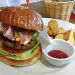 マグズカフェ - 7月限定＠生ハムアボカドバーガー