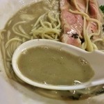 麺処 晴 - 今日の濃厚煮干しスープは色が違う…！（2015.7.）