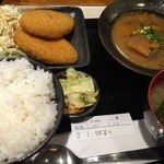 Hachijuuen Yakitorisemmontennobunaga - モツ煮込み定食