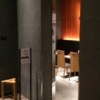 赤坂うまや 新宿 - 1Fロビーからの入口。