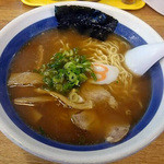 ８番らーめん  - 中華麺　550円