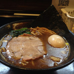 麺座 かたぶつ - 味玉ラーメン
      黒濃煮干脂入り
