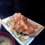 誠一郎本舗 - ギョーザと唐揚げの専門店「ギョーザ屋誠一郎本舗」しょうが焼き定食580円しょうが焼き