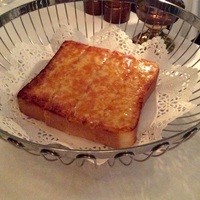 AKARENGA STEAK HOUSE -  チーズブレッド