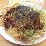 Okonomiyaki Hachibee - スペシャル焼き(そば又はうどん入り)
                        （通常900円→ランパスVol.3提示で500円）