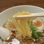 めん屋そら - 麺（細麺）