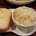 和伊の介 - コールスローサラダ＆パン