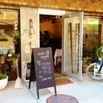 カッフェ トムテ - 外観