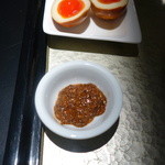 鶏Soba 座銀 - 煮干しの佃煮と燻製玉子