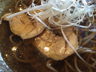 海老蔵ダイニング - 柔らかい鳥肉。山形とはまた違った旨さ。