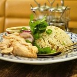 チャイヤイ - 2015.7 カオマンガイ（900円）