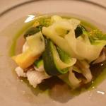 アノニム - 明石鯛のローストズッキーニ、フェンネルフラワー添え