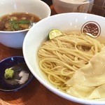 らぁ麺 とうひち - らぁ麺 とうひちの鶏醤油つけそば800円（15.04）