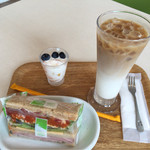 コウジ サンドイッチ - モーニングセット