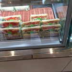 コウジ サンドイッチ - ショーケース