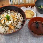 Ocha to Okashi Yokoo - 焼きサケのまぜごはん(900円)