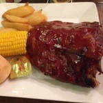 Tropical Murphys Irish Pub & Restaurant - ベイビーバックリブ　これでハーフサイズだってさ