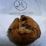 メゾンカイザー - 胡桃と葡萄のパン185円