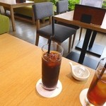 カフェ ブルーチェ - アイスコーヒーとアイスティー