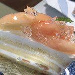 エスポワール・ド・オチアイ - 桃のケーキ   これも季節限定