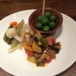 オルシックスティシックス - 三種盛り（オリーブ、ピクルス、ラタトューユ 850円）