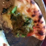 タンドールバル カマルプール - クルチャにカレーを乗っけて