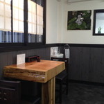 手打ち蕎麦 㐂 - 左側の小さなテーブル。