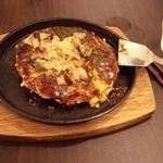 粉なカフェ - 豚玉チーズトッピング♪糸を引くほどのチーズの量でした♪