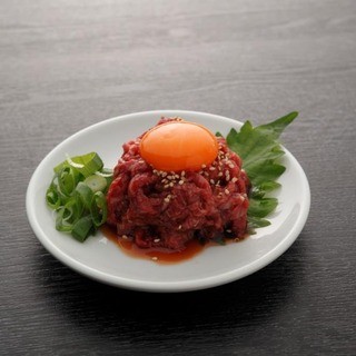 [Kuroge Wagyu Beef Yukhoe] ~ Can be eaten raw when provided in a pack! !
